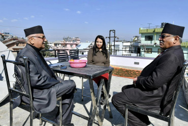 प्रचण्ड निवास खुमलटार पुगे ओली, माधव नेपाल पनि आउँदै